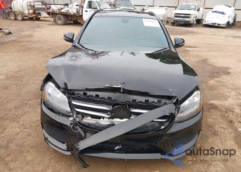 2018 Mercedes-Benz C 300 из США, поврежденный, VIN 55SWF4JB7JU276189